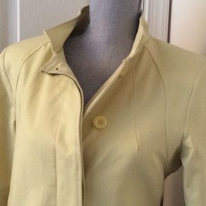 Light weight spring coat